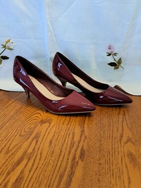 Women's Vintage Jessica Burgundy Patent Pointed-Toe Kitten Heels